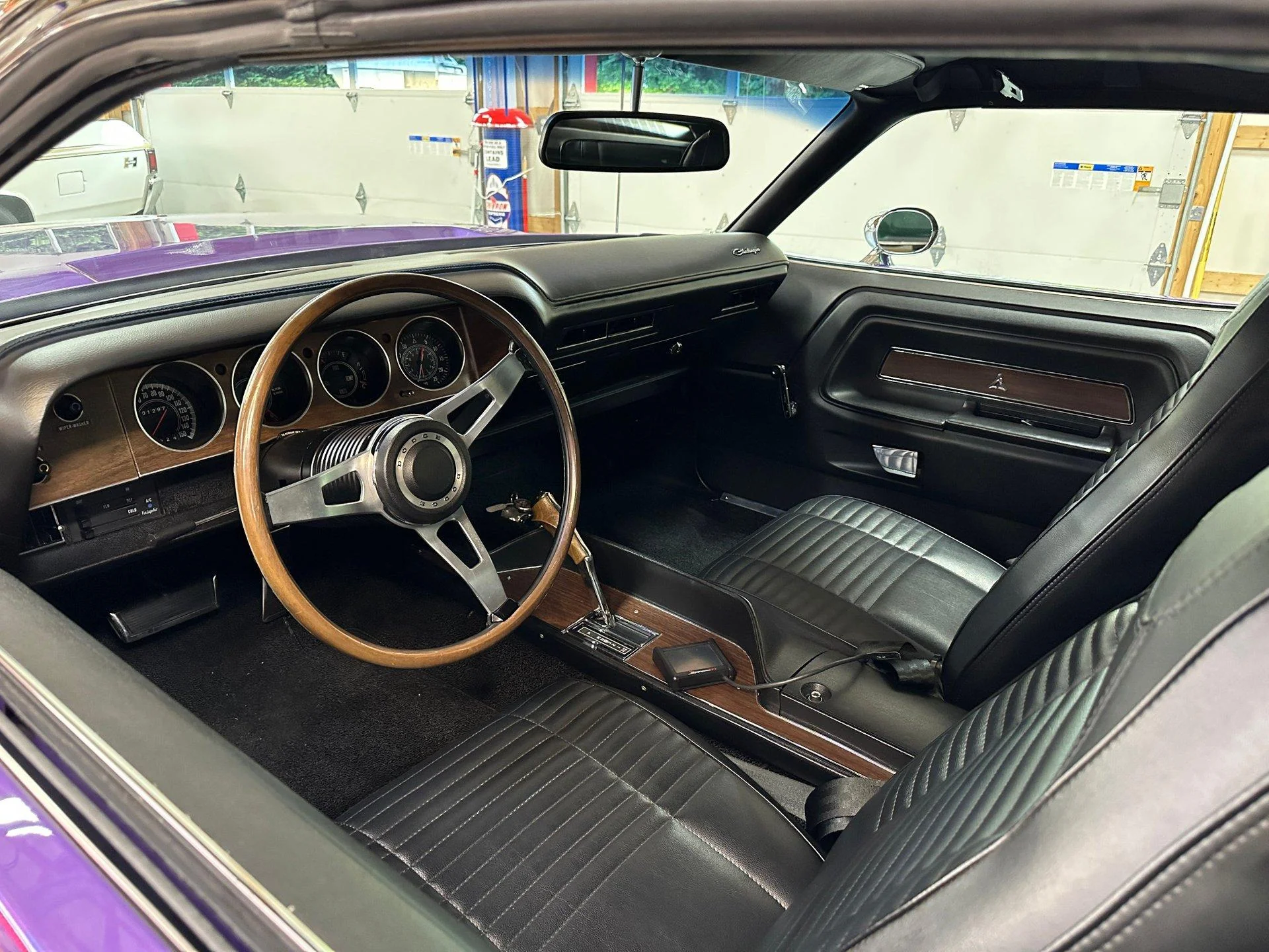 1970 Dodge Challenger - Image 9