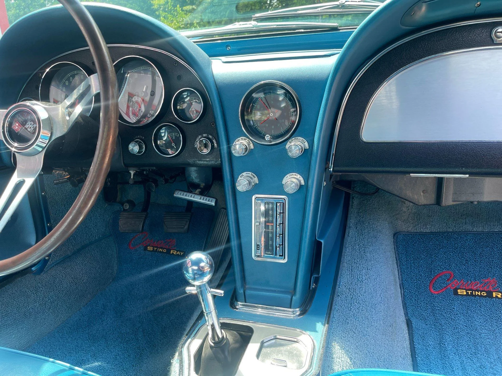 1965 Chevrolet Corvette - Image 13