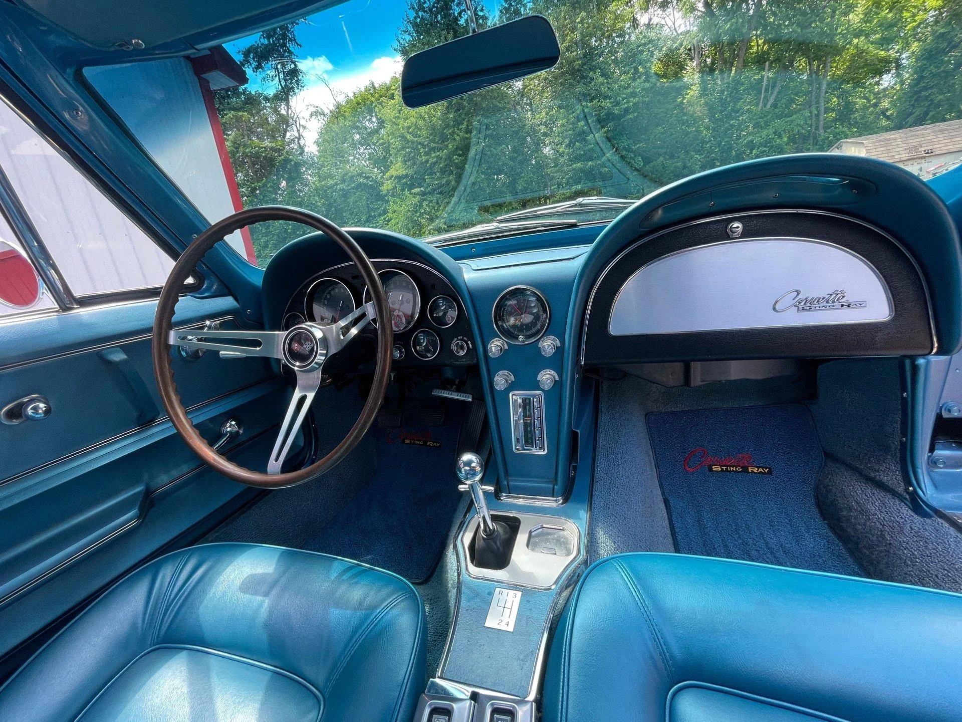 1965 Chevrolet Corvette - Image 8